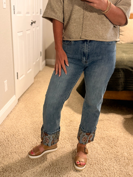 Embroidered Cuffed Cropped Jeans