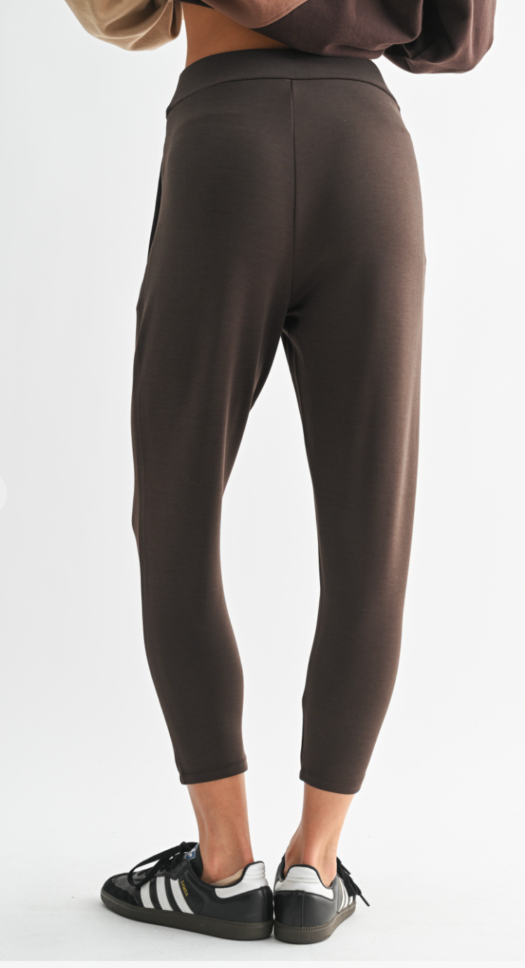 Laguna Pleated Scuba 7/8 Tailored Pant