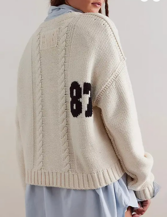 87 Pullover Sweater